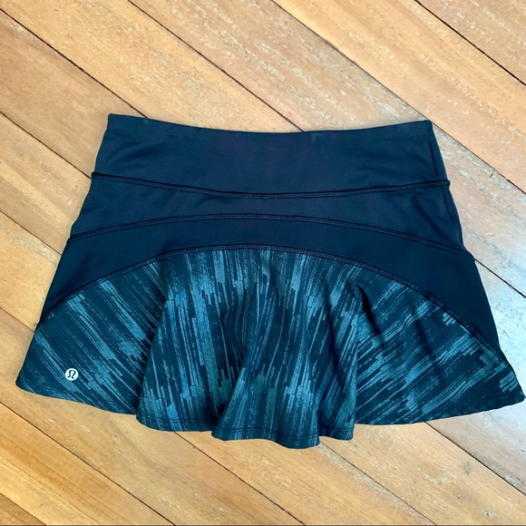 lululemon athletica Dresses & Skirts - Lululemon Ace Skirt Black/Scratch Match Black Multi